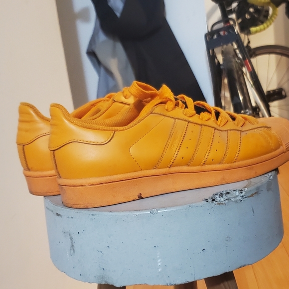 Adidas x Pharrell superstar supercolor, women's size 9 - Picture 4 of 5